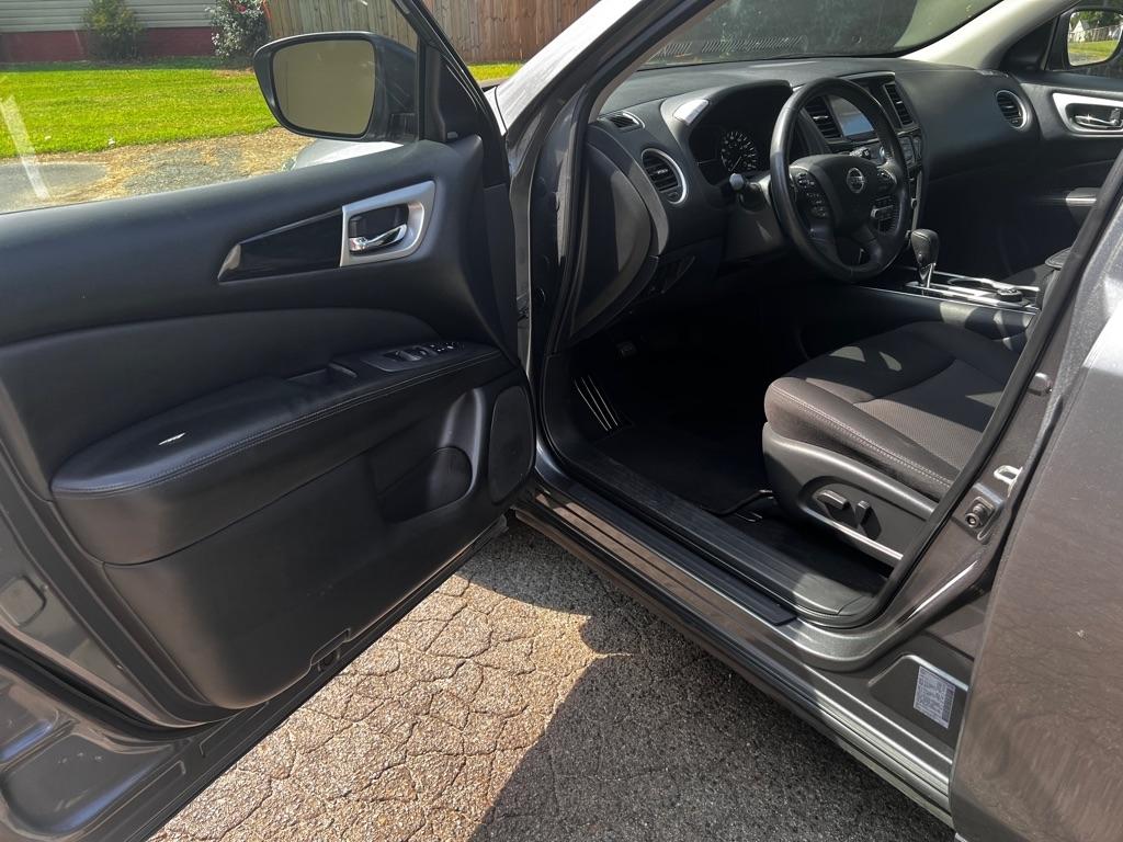 Nissan Pathfinder SV 4WD 2020