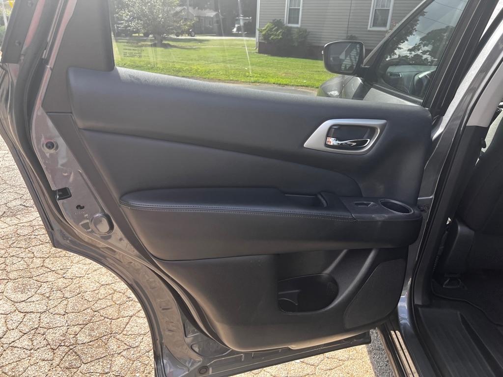 Nissan Pathfinder SV 4WD 2020