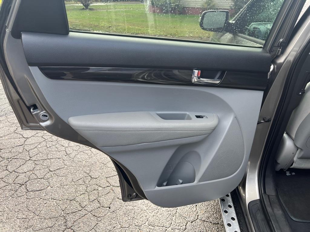 Kia Sorento LX 2WD 2012