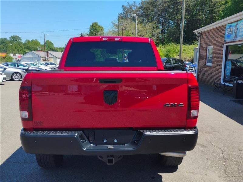 RAM 1500 Classic Tradesman Crew Cab SWB 4WD 2022
