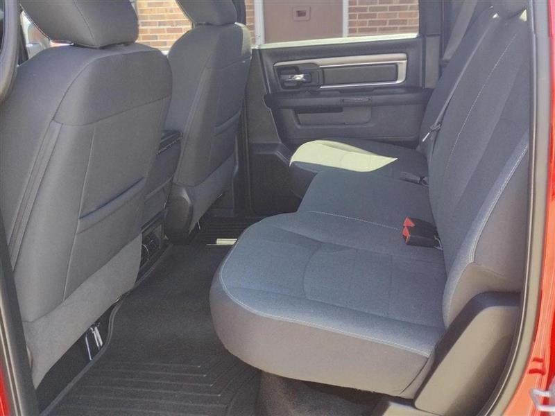 RAM 1500 Classic Tradesman Crew Cab SWB 4WD 2022