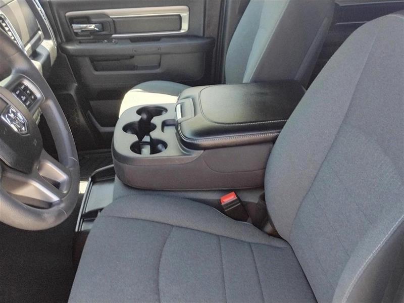 RAM 1500 Classic Tradesman Crew Cab SWB 4WD 2022