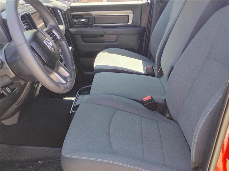 RAM 1500 Classic Tradesman Crew Cab SWB 4WD 2022