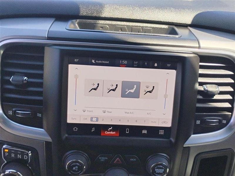 RAM 1500 Classic Tradesman Crew Cab SWB 4WD 2022