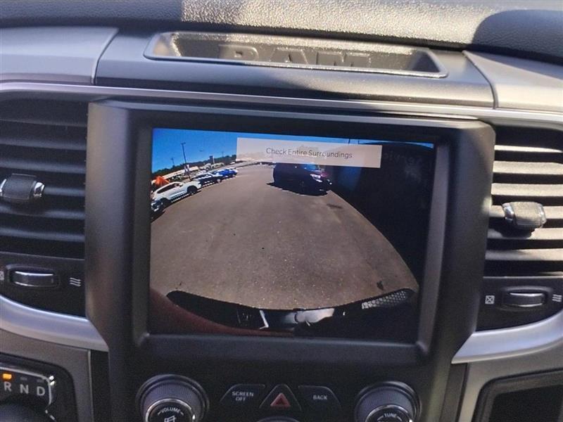 RAM 1500 Classic Tradesman Crew Cab SWB 4WD 2022