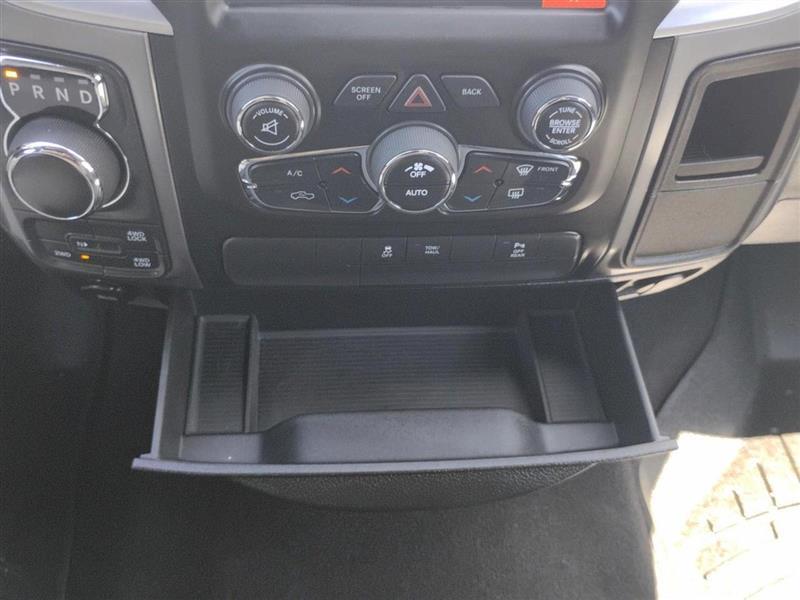 RAM 1500 Classic Tradesman Crew Cab SWB 4WD 2022