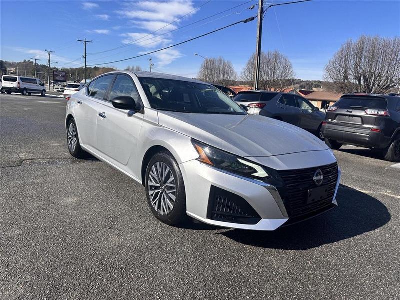 Nissan Altima 2.5 SV 2024