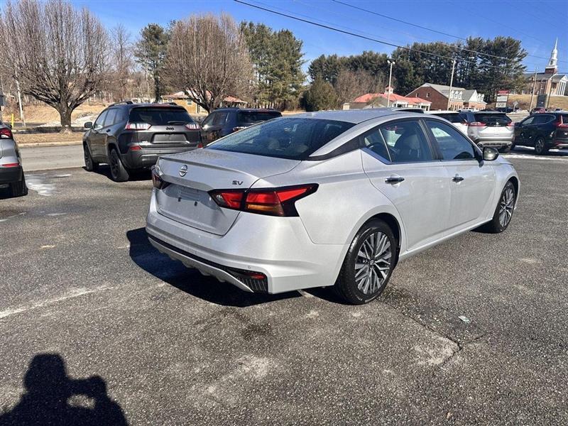 Nissan Altima 2.5 SV 2024