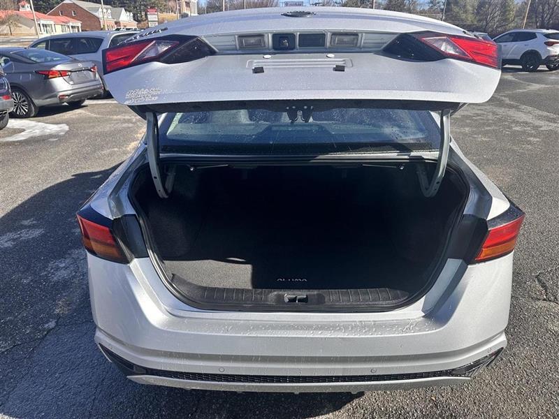 Nissan Altima 2.5 SV 2024