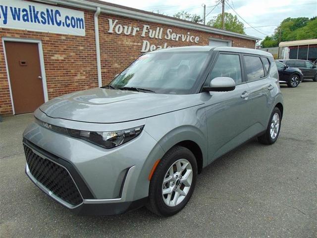 Steel Gray 2024 Kia Soul SUV / Crossover Front-Wheel Drive Continuously Variable Transmission
