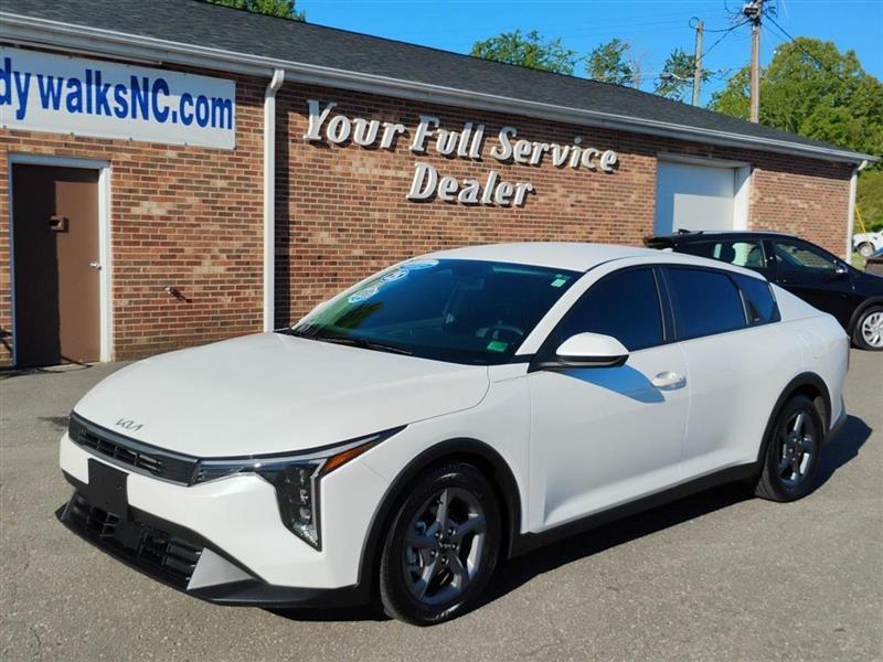 Kia K4 LXS 2025