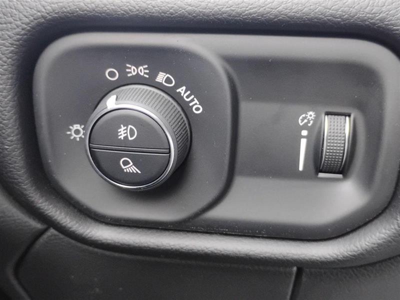 RAM 2500 Tradesman Crew Cab SWB 4WD 2026