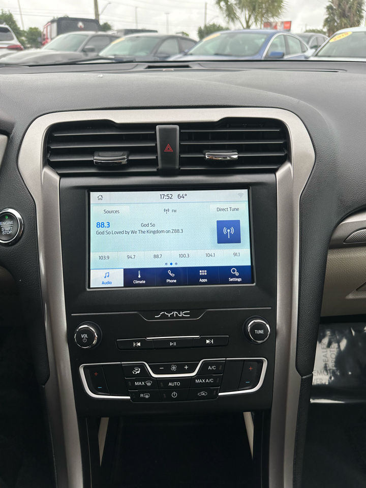 Ford Fusion SE 2020