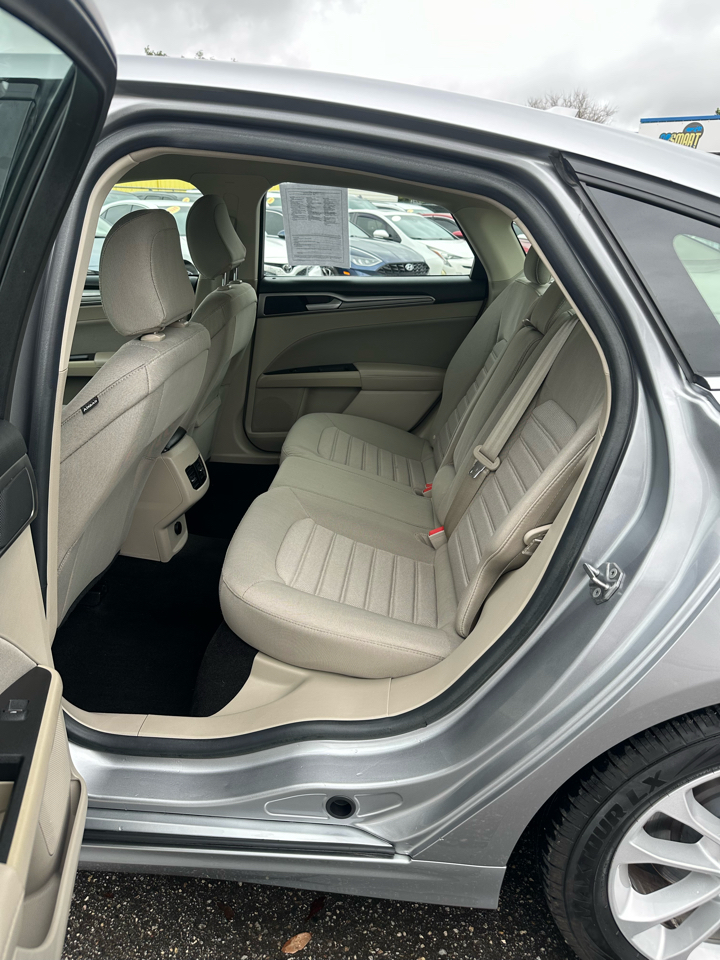 Ford Fusion SE 2020