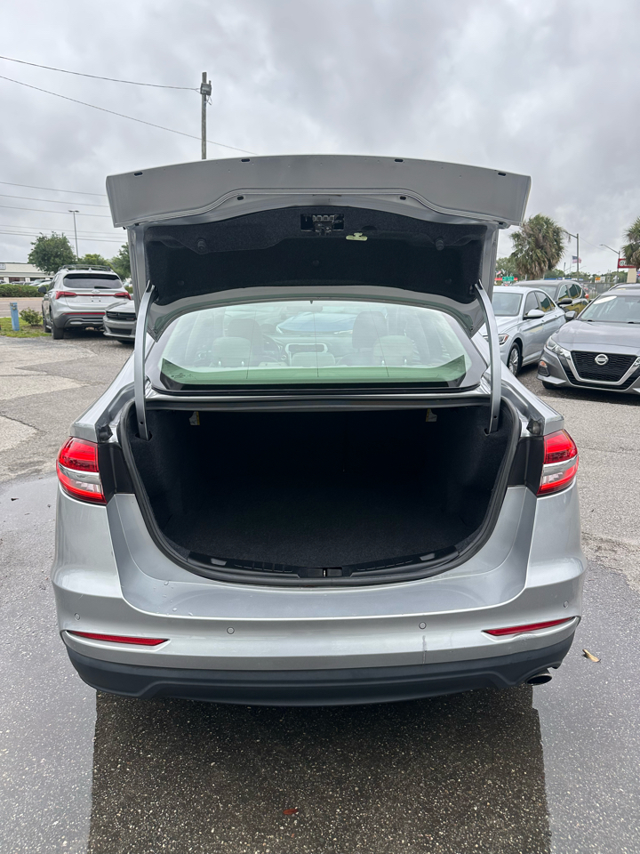 Ford Fusion SE 2020