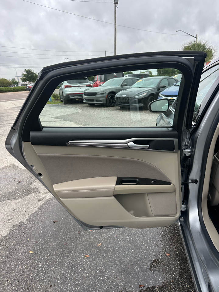 Ford Fusion SE 2020