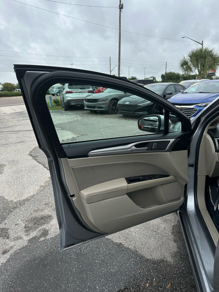 Ford Fusion SE 2020
