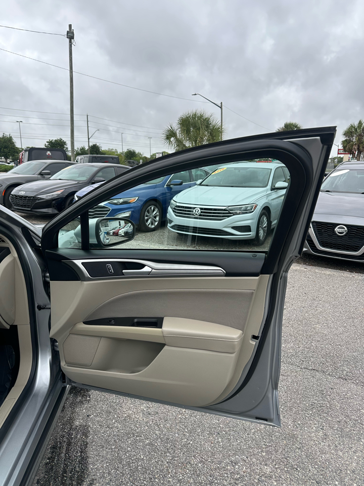 Ford Fusion SE 2020