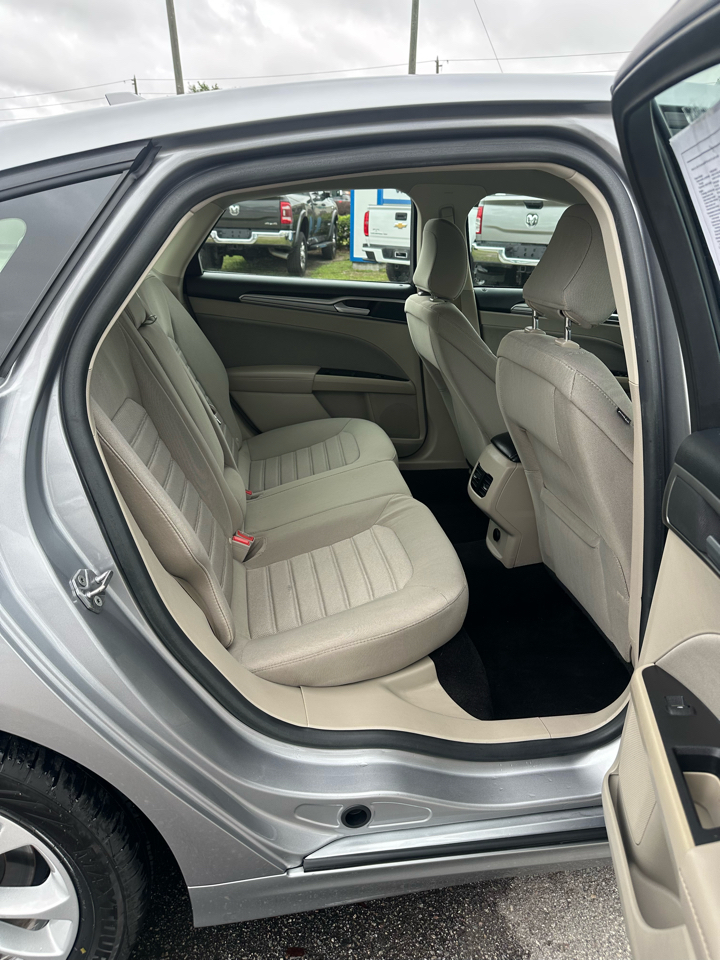 Ford Fusion SE 2020
