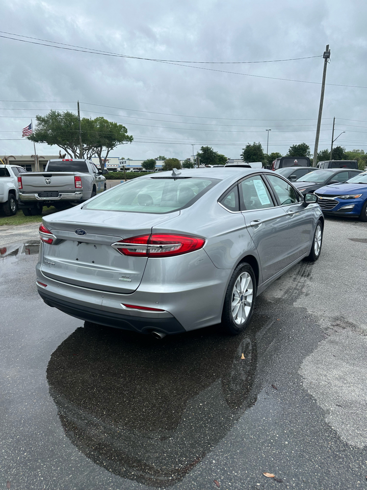 Ford Fusion SE 2020