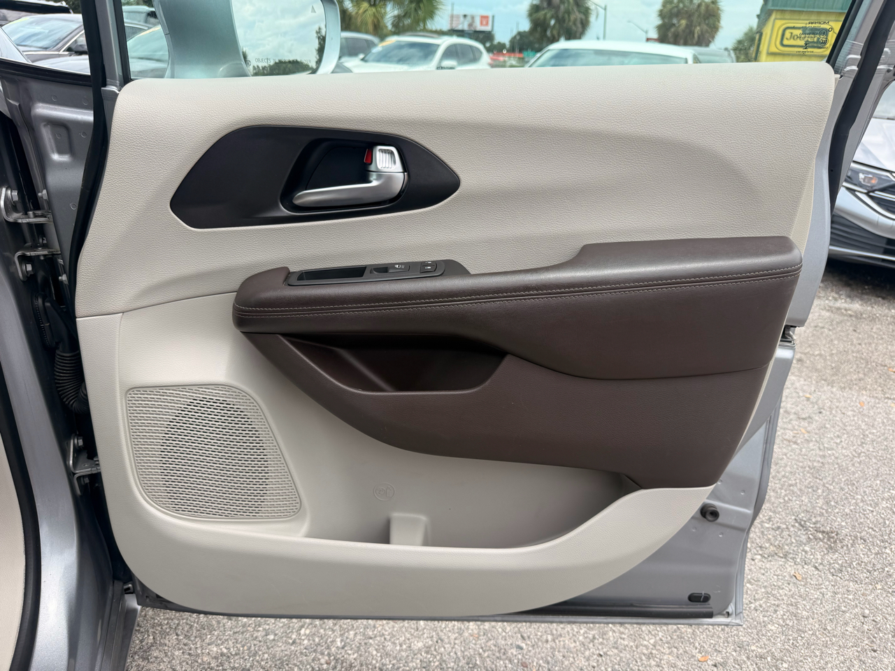 Chrysler Pacifica Touring Plus 2020