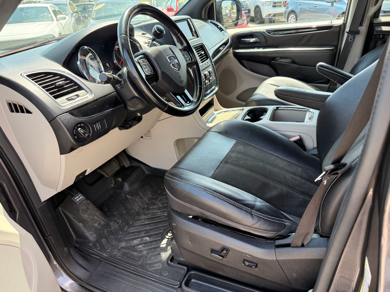Dodge Grand Caravan SXT 2020