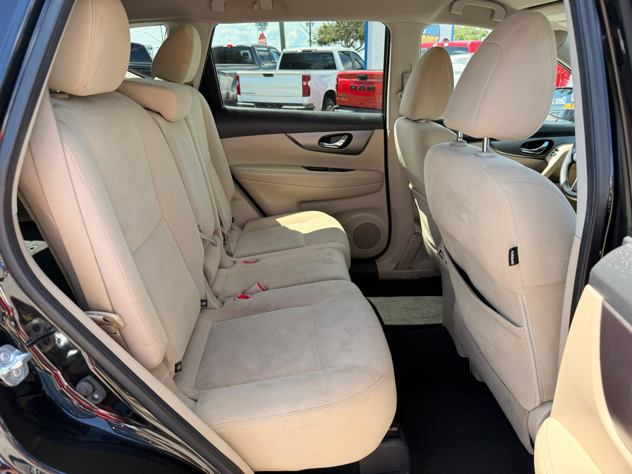 Nissan Rogue FWD 4dr SV 2016