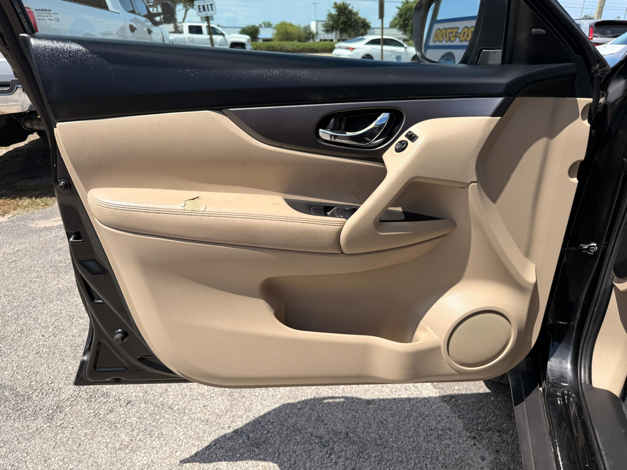 Nissan Rogue FWD 4dr SV 2016