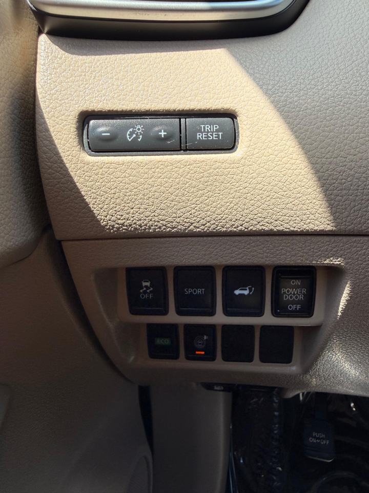 Nissan Rogue FWD 4dr SV 2016