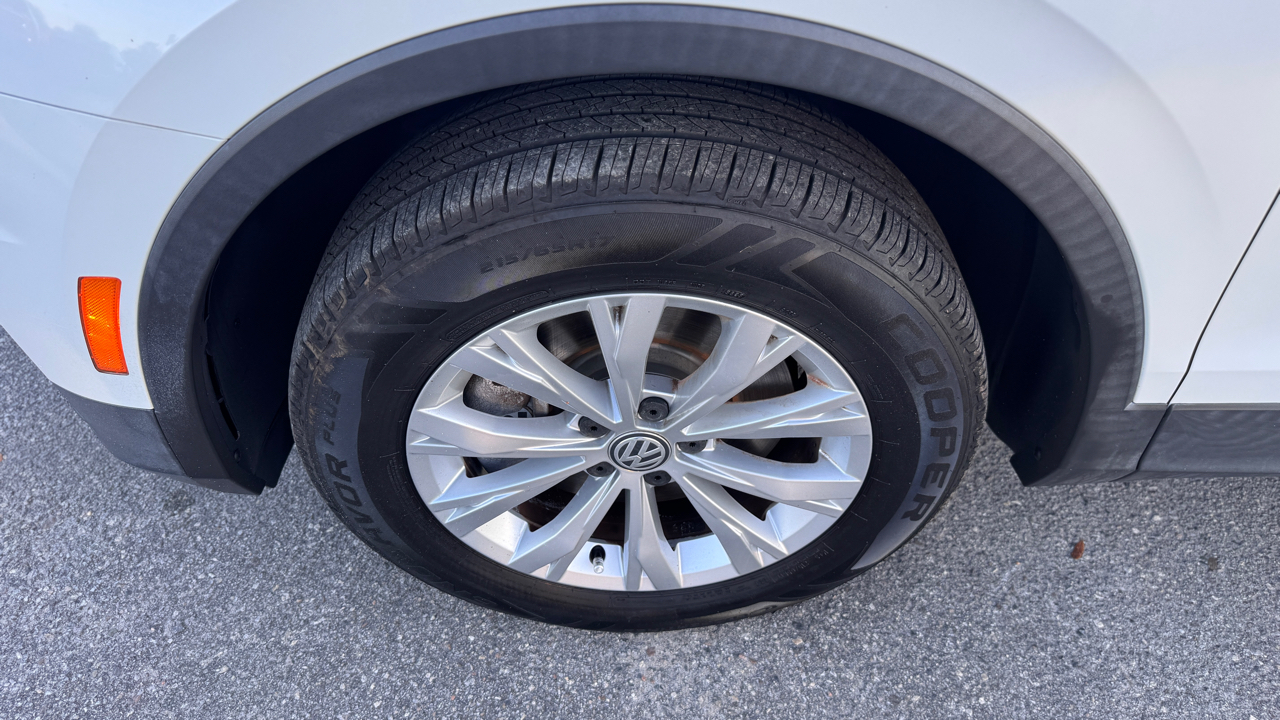 Volkswagen Tiguan 2.0T SE R-Line Black FWD 2019