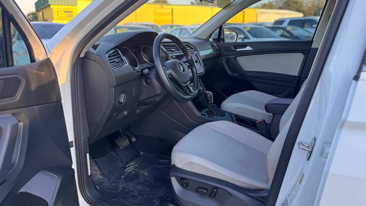 Volkswagen Tiguan 2.0T SE R-Line Black FWD 2019
