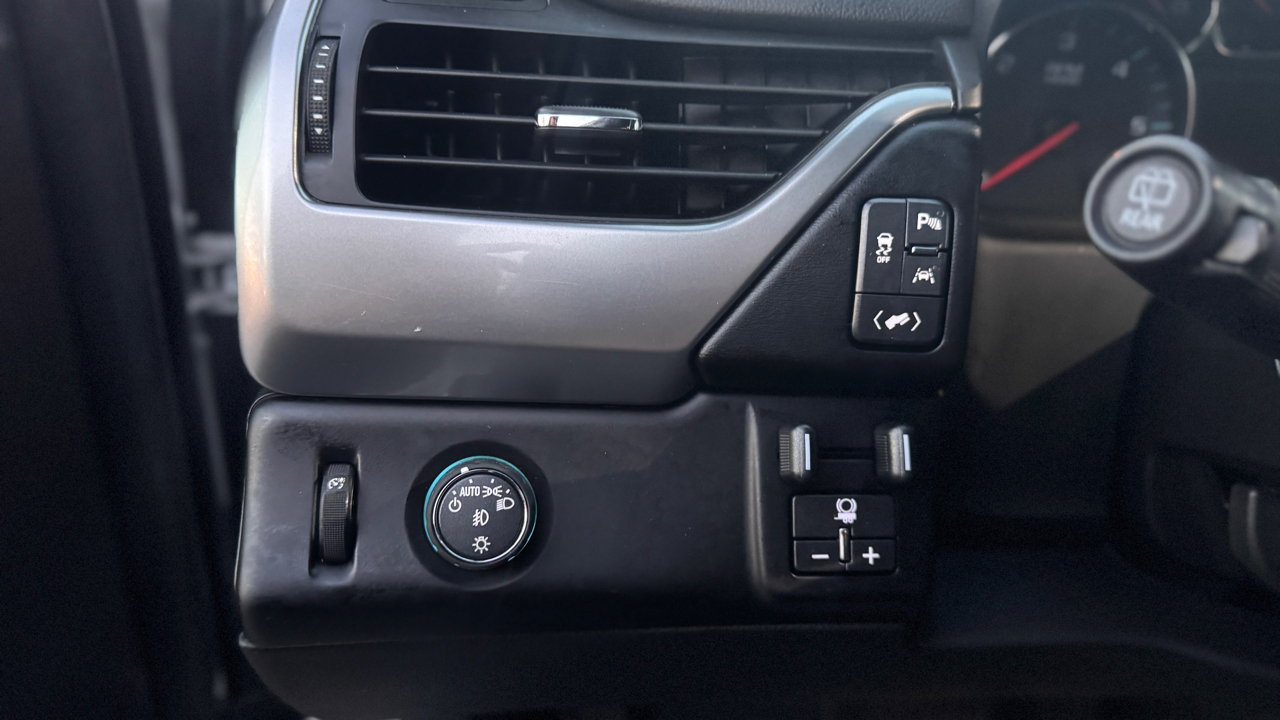 GMC Yukon XL 2WD 4dr SLE 2018