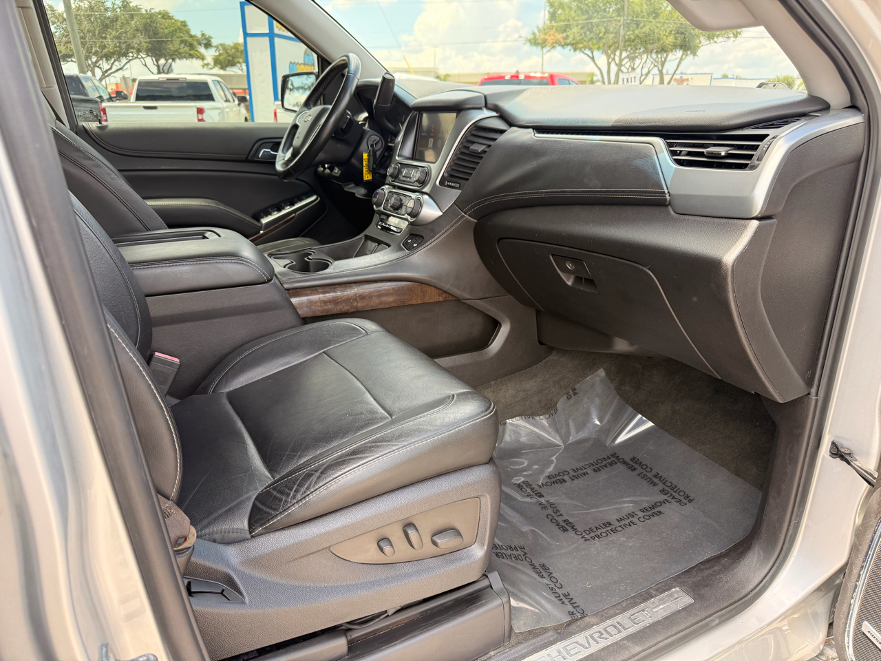 Chevrolet Suburban 4WD 4dr LT 2015