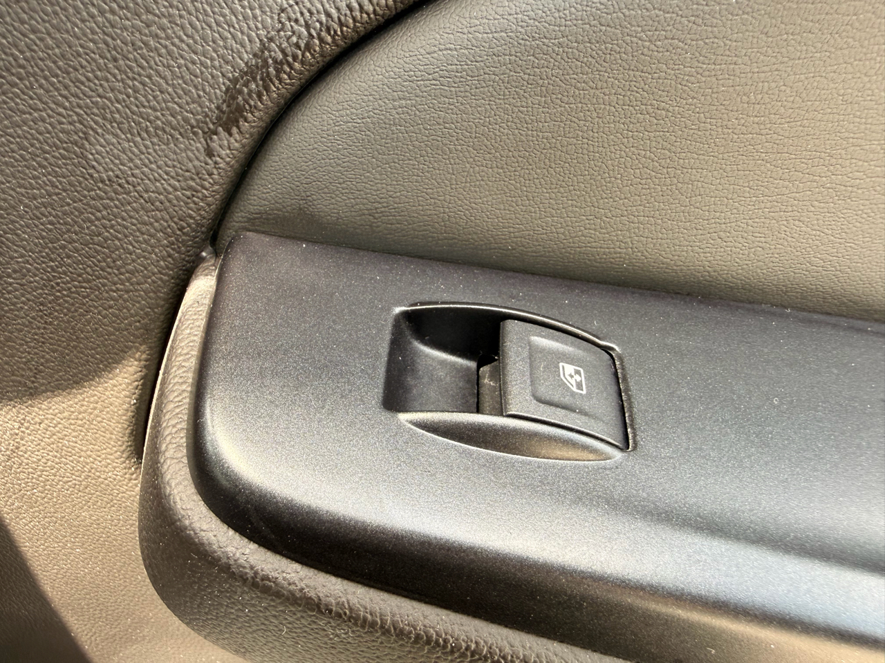 Chevrolet Suburban 4WD 4dr LT 2015