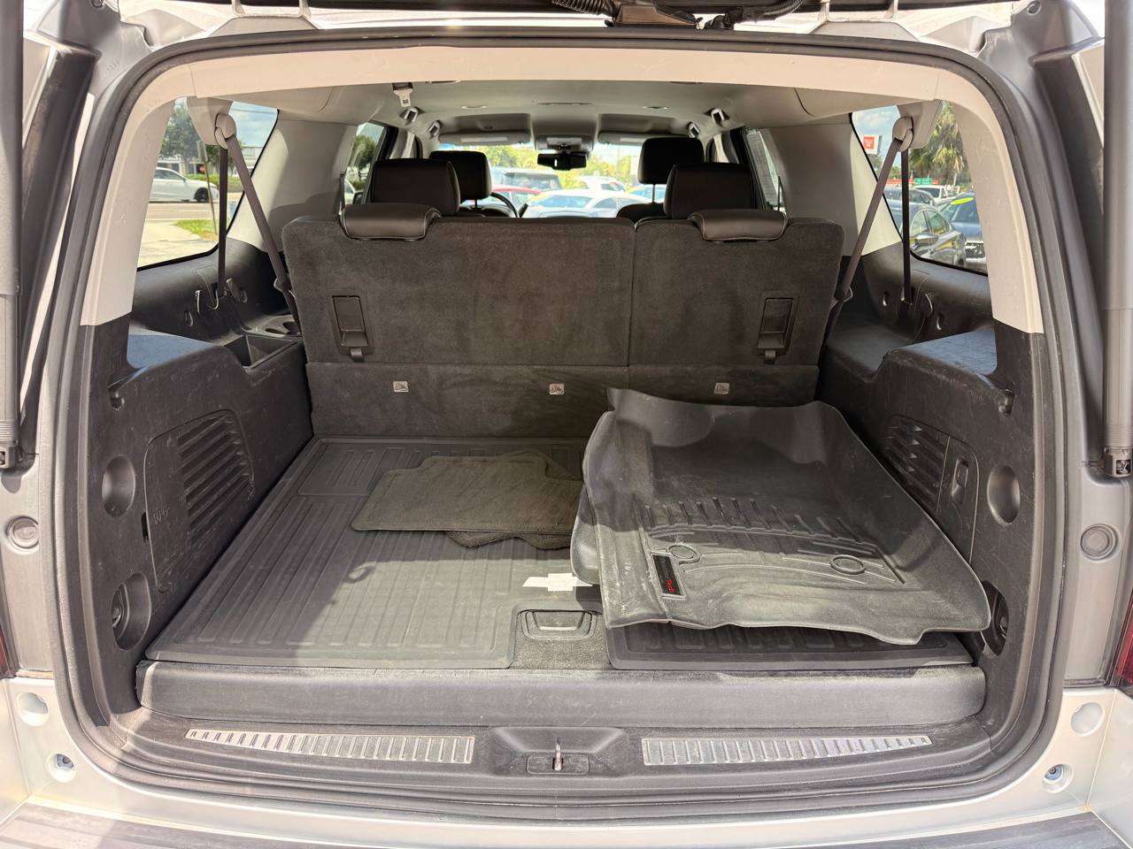 Chevrolet Suburban 4WD 4dr LT 2015
