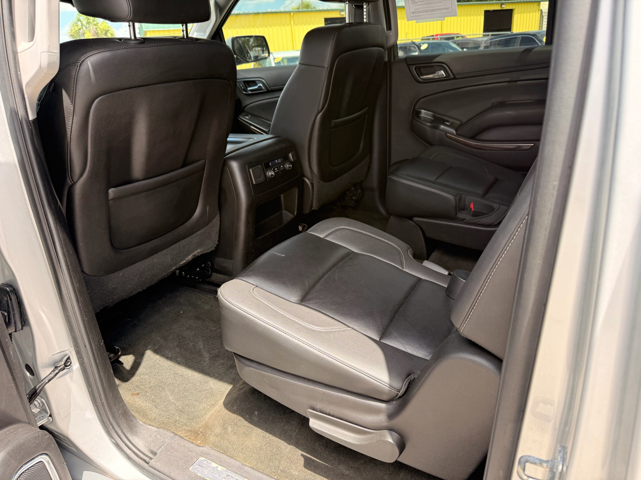 Chevrolet Suburban 4WD 4dr LT 2015