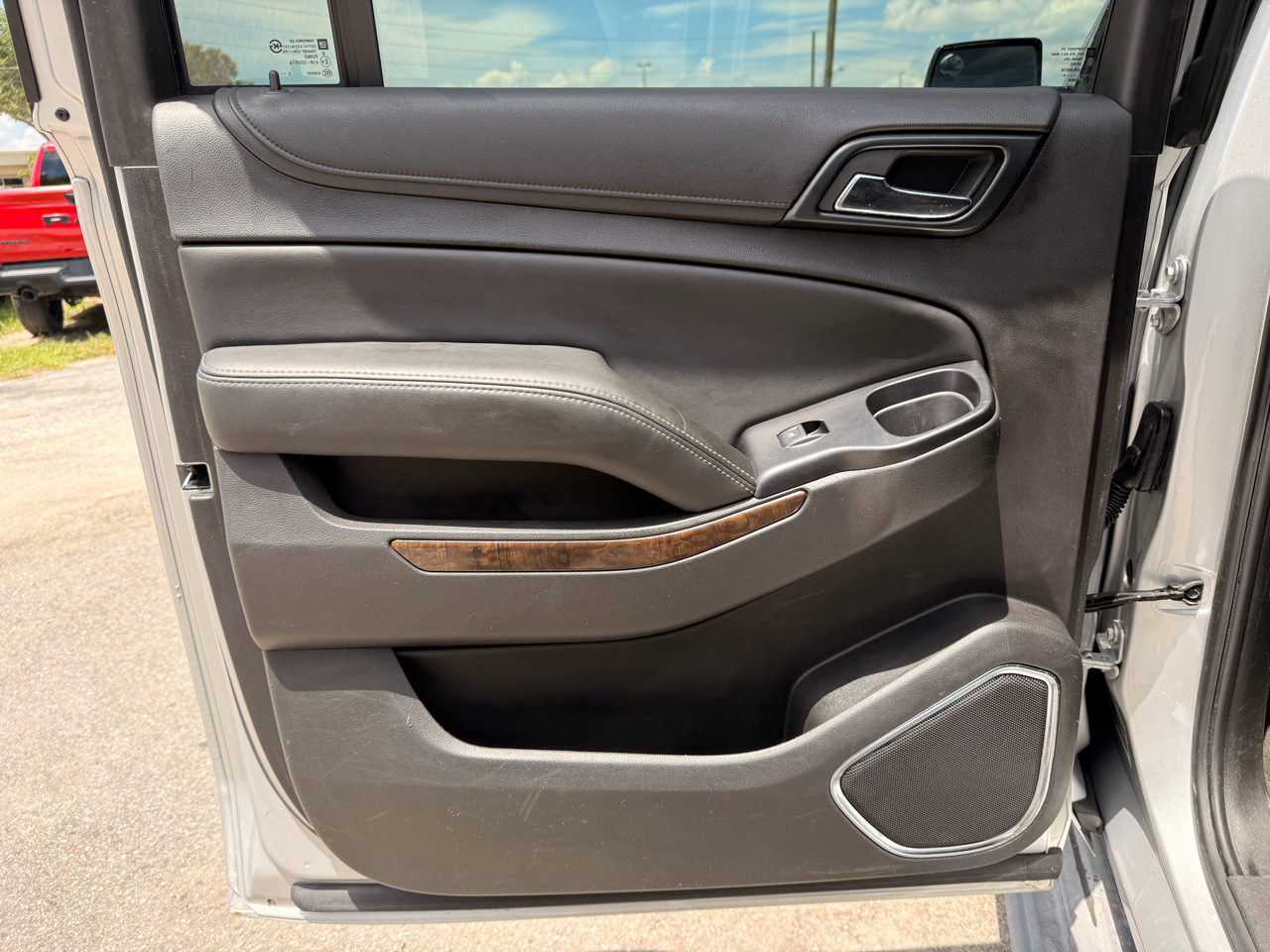 Chevrolet Suburban 4WD 4dr LT 2015