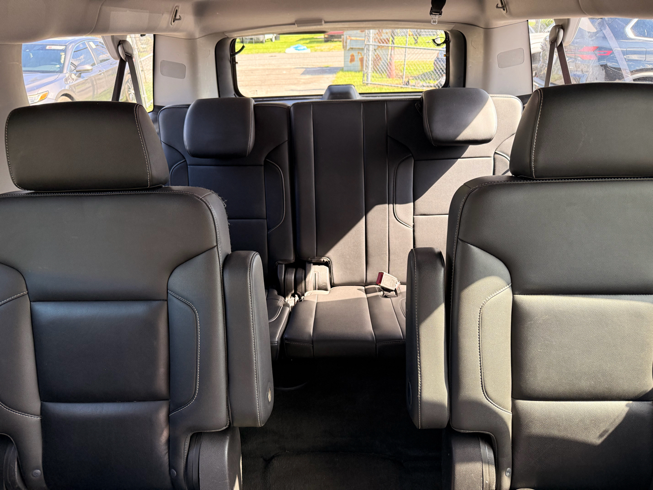 Chevrolet Suburban 4WD 4dr LT 2015