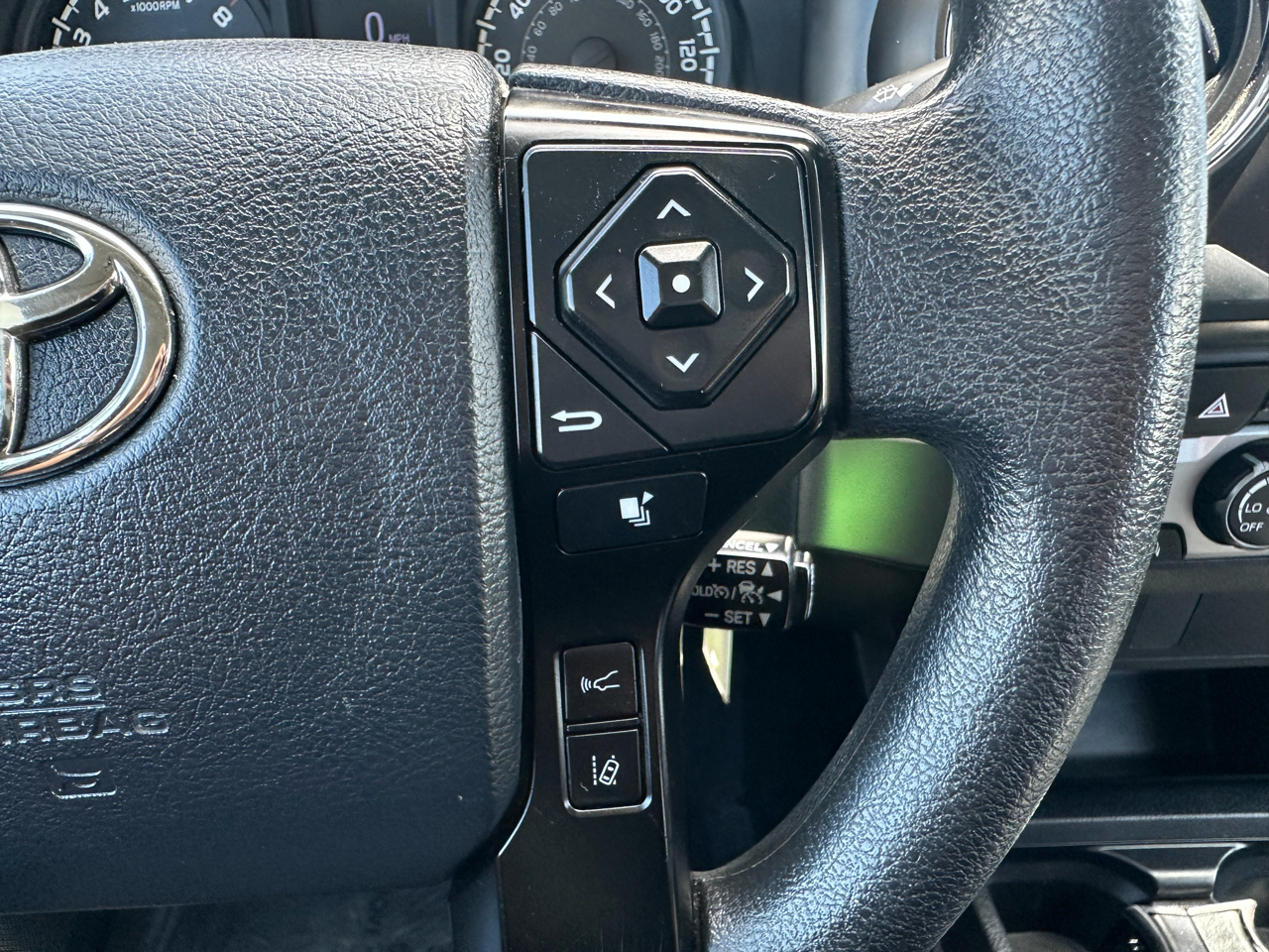 Toyota Tacoma 2WD SR Access Cab 6' Bed I4 AT (Natl) 2019