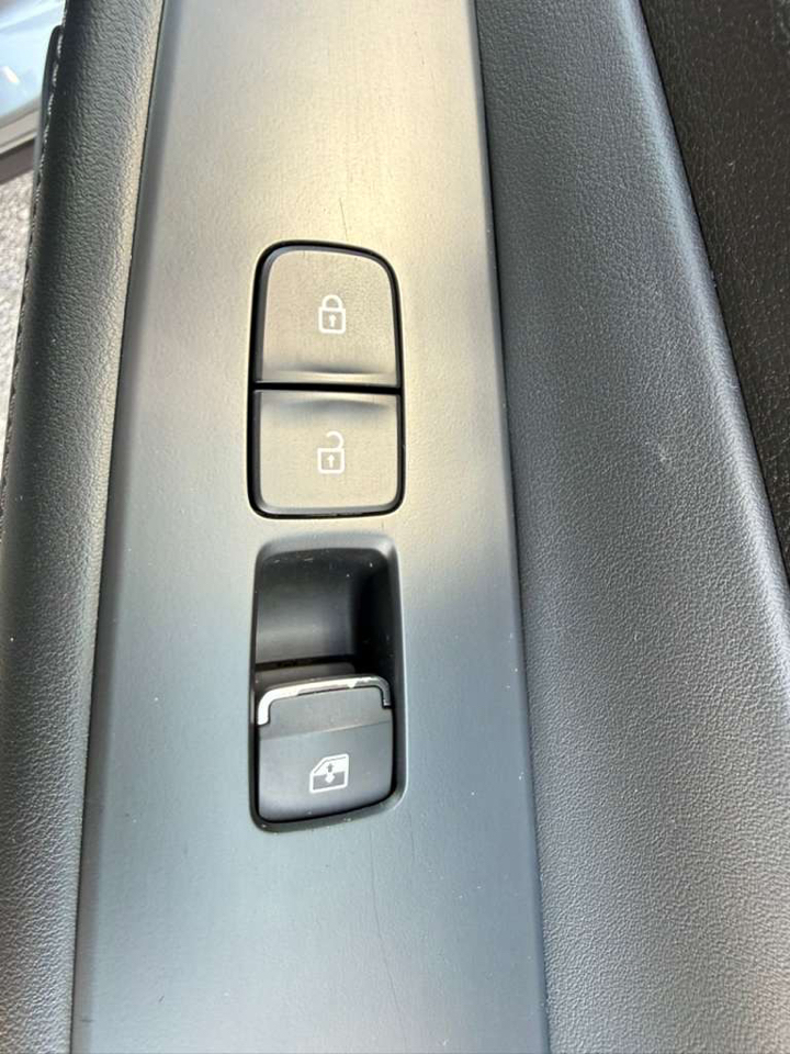 Hyundai Santa Fe Limited 2.4L Auto FWD 2020