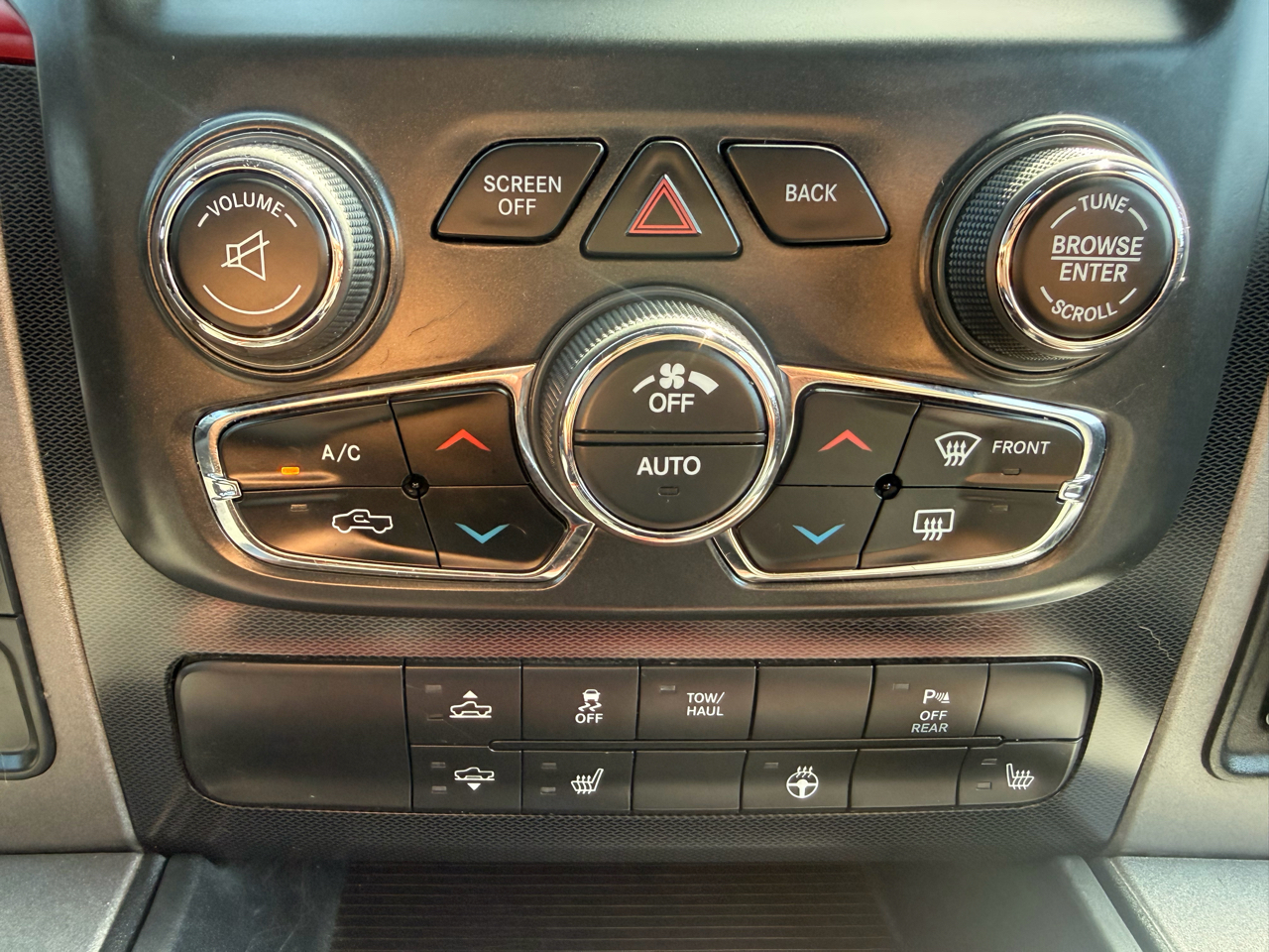 RAM 1500 2WD Crew Cab 140.5" Rebel 2016