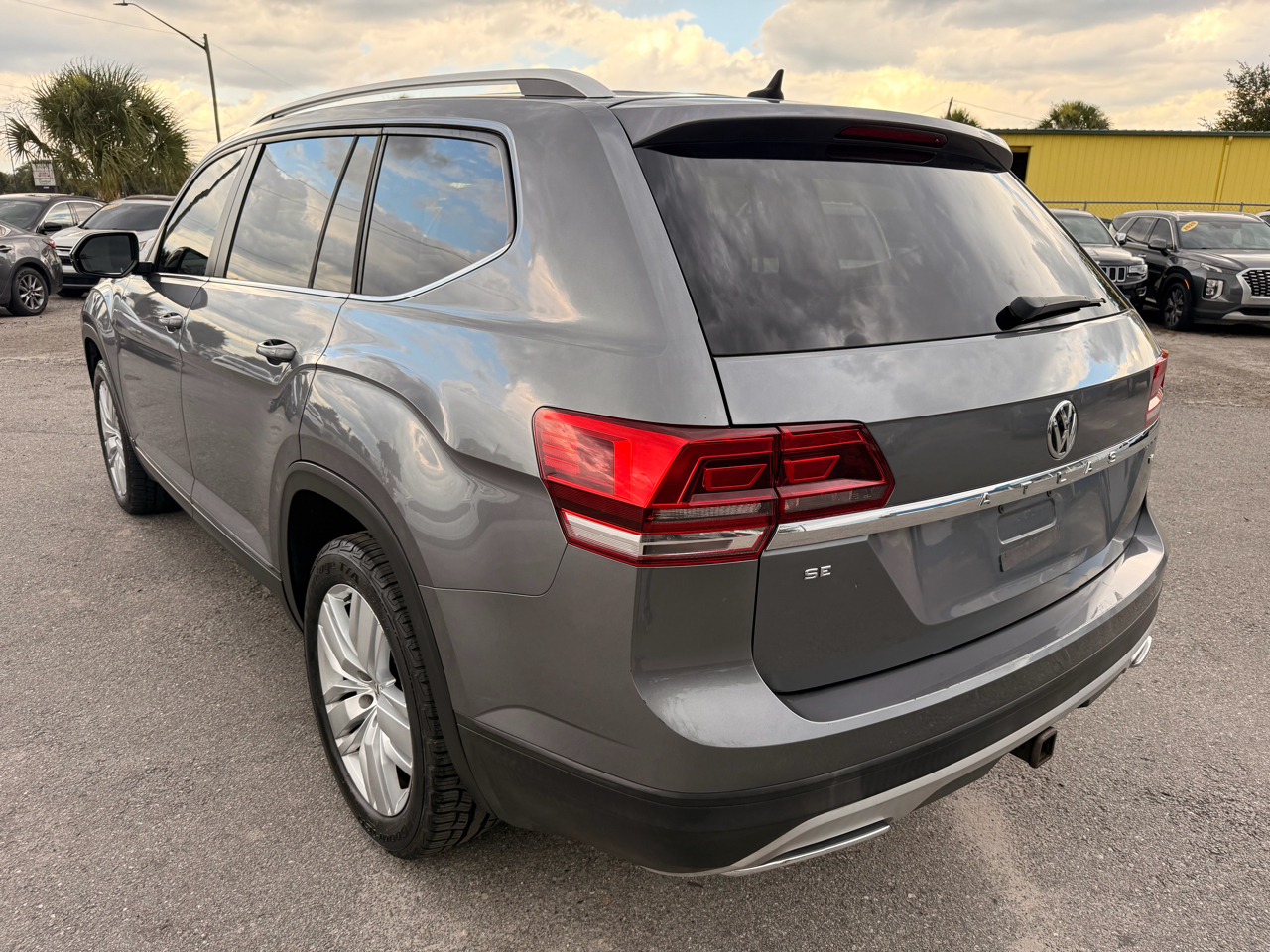 Volkswagen Atlas 3.6L V6 SE w/Technology FWD 2019