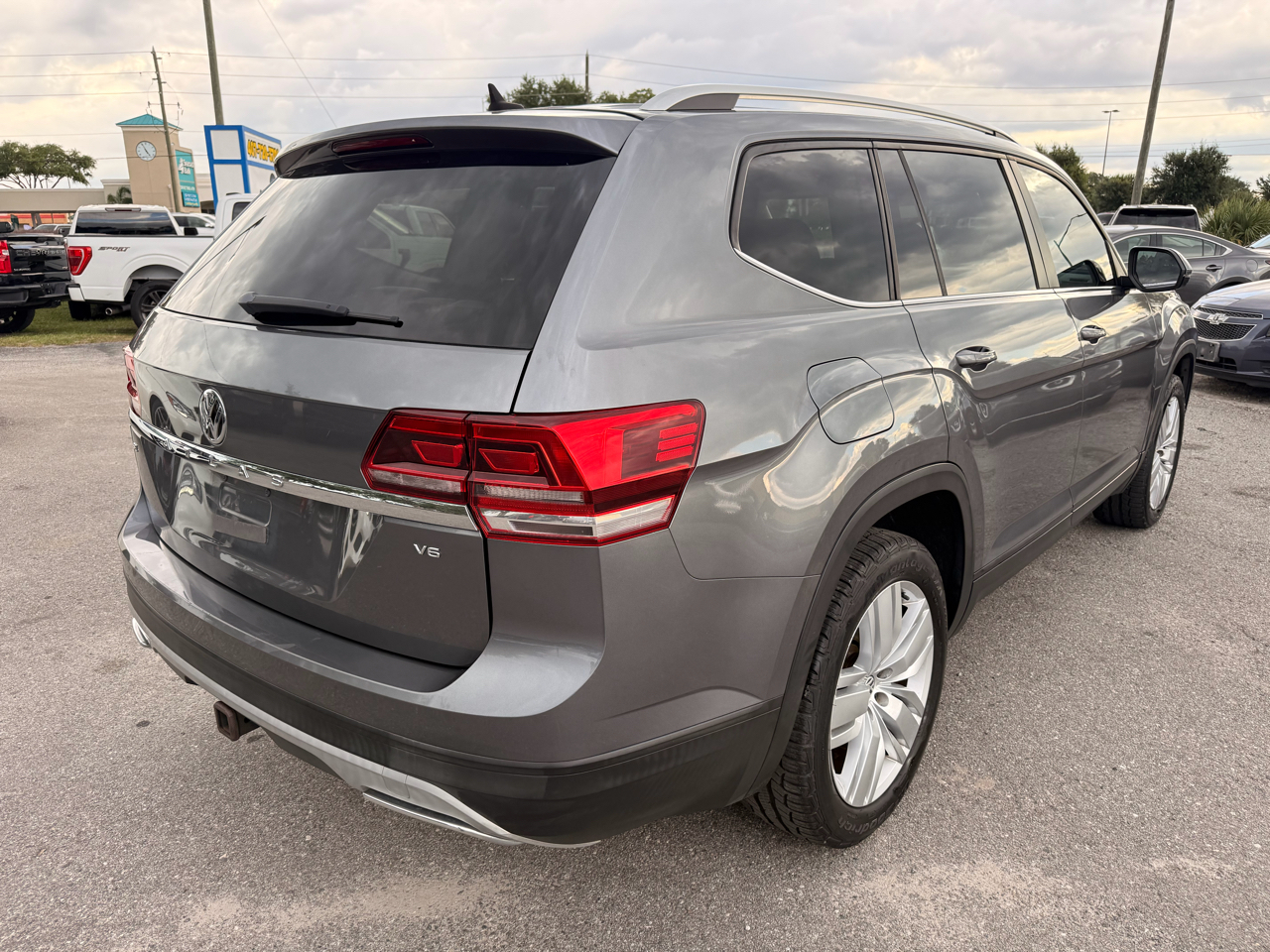 Volkswagen Atlas 3.6L V6 SE w/Technology FWD 2019