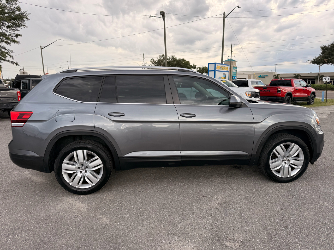 Volkswagen Atlas 3.6L V6 SE w/Technology FWD 2019