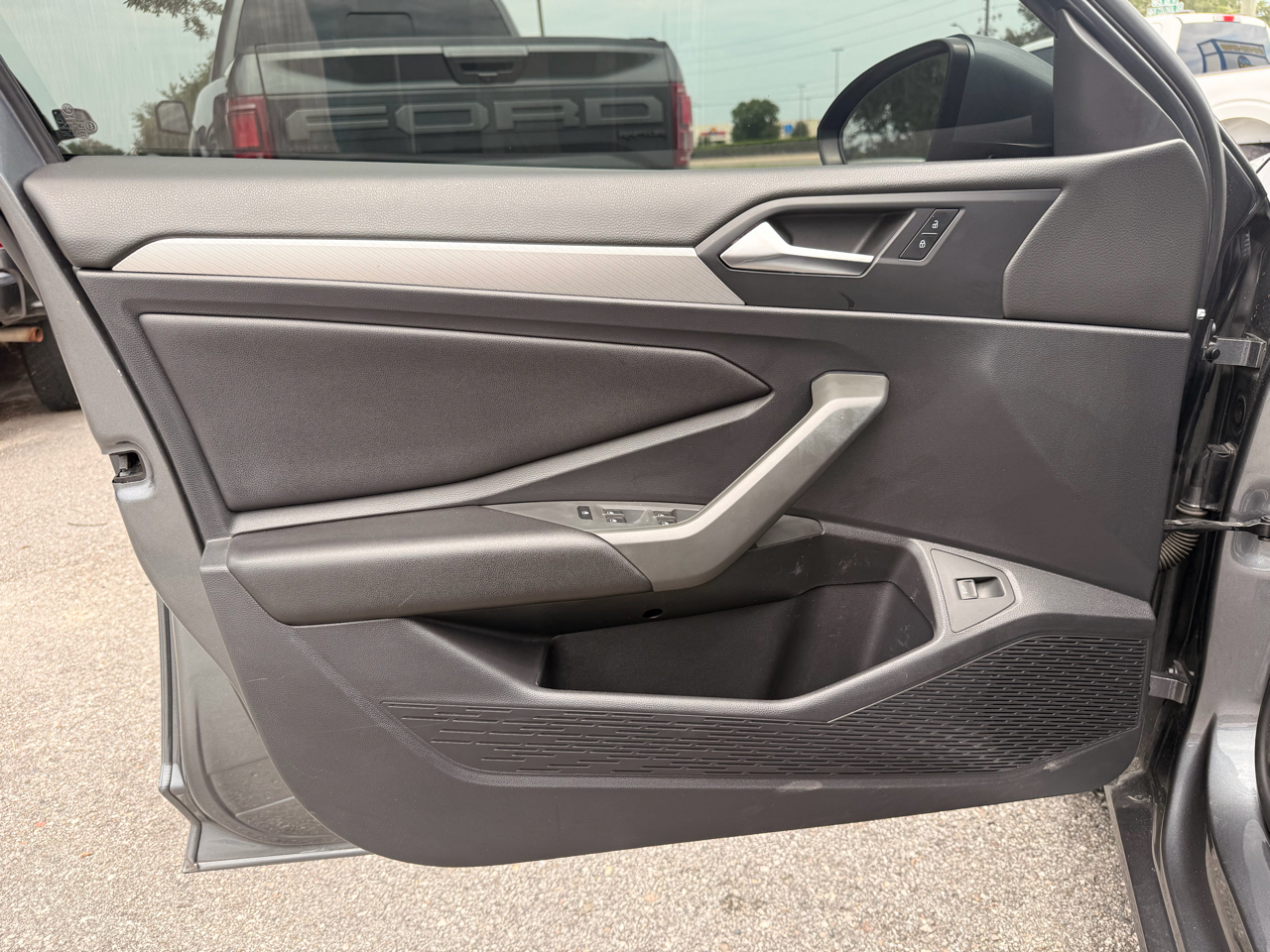 Volkswagen Jetta SE 4D Sedan at 2019