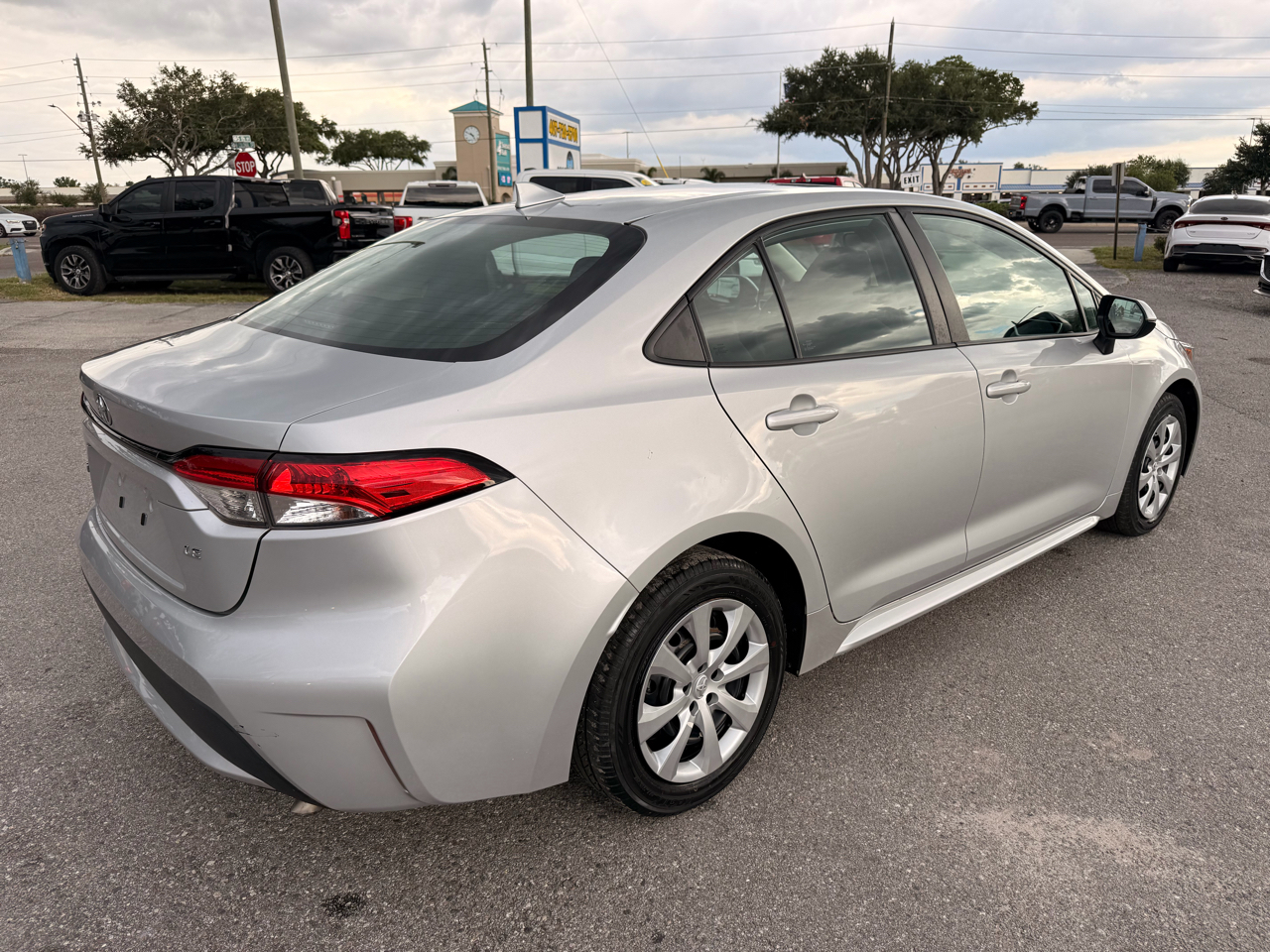 Toyota Corolla LE CVT (Natl) 2022