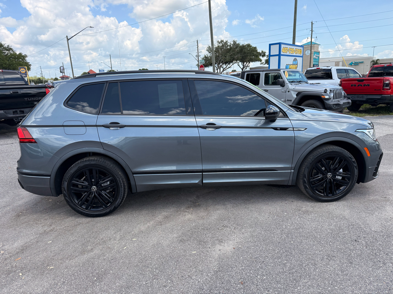 Volkswagen Tiguan 2.0T SE R-Line Black FWD 2022