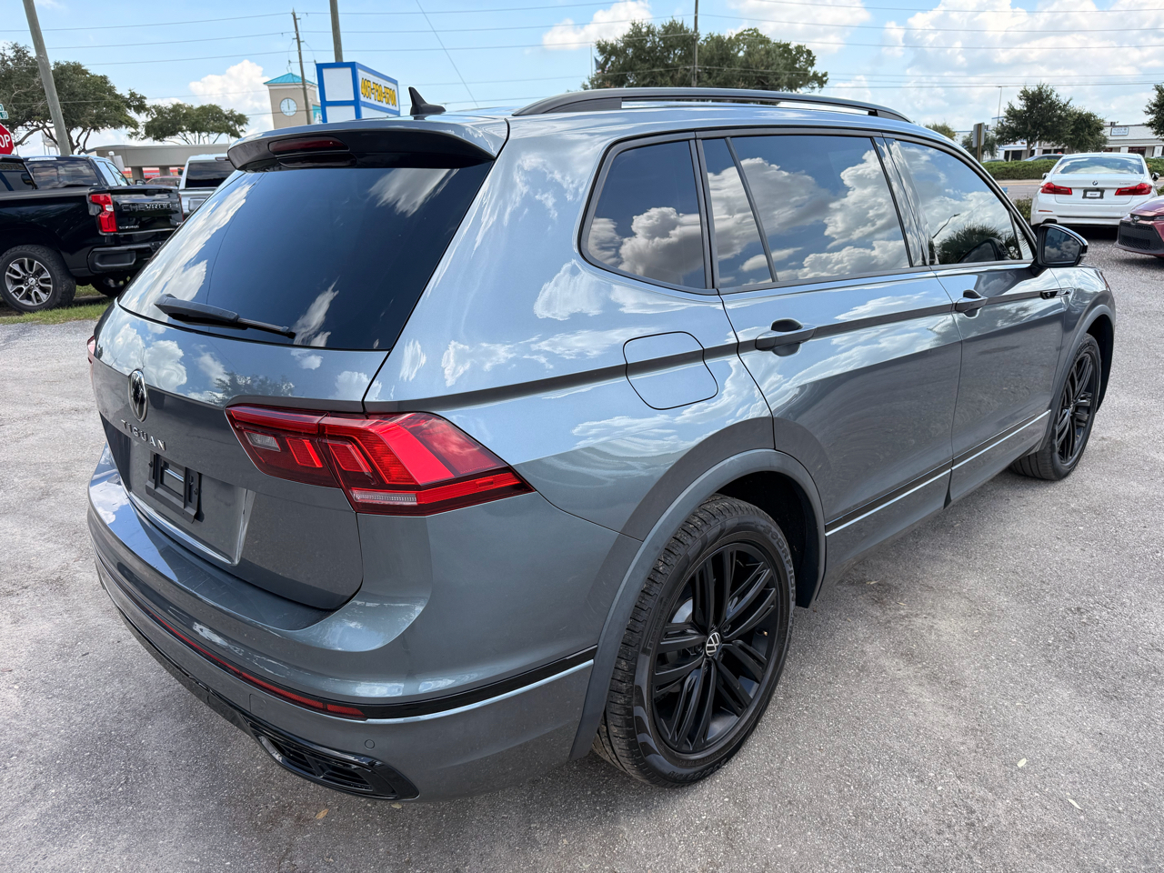Volkswagen Tiguan 2.0T SE R-Line Black FWD 2022