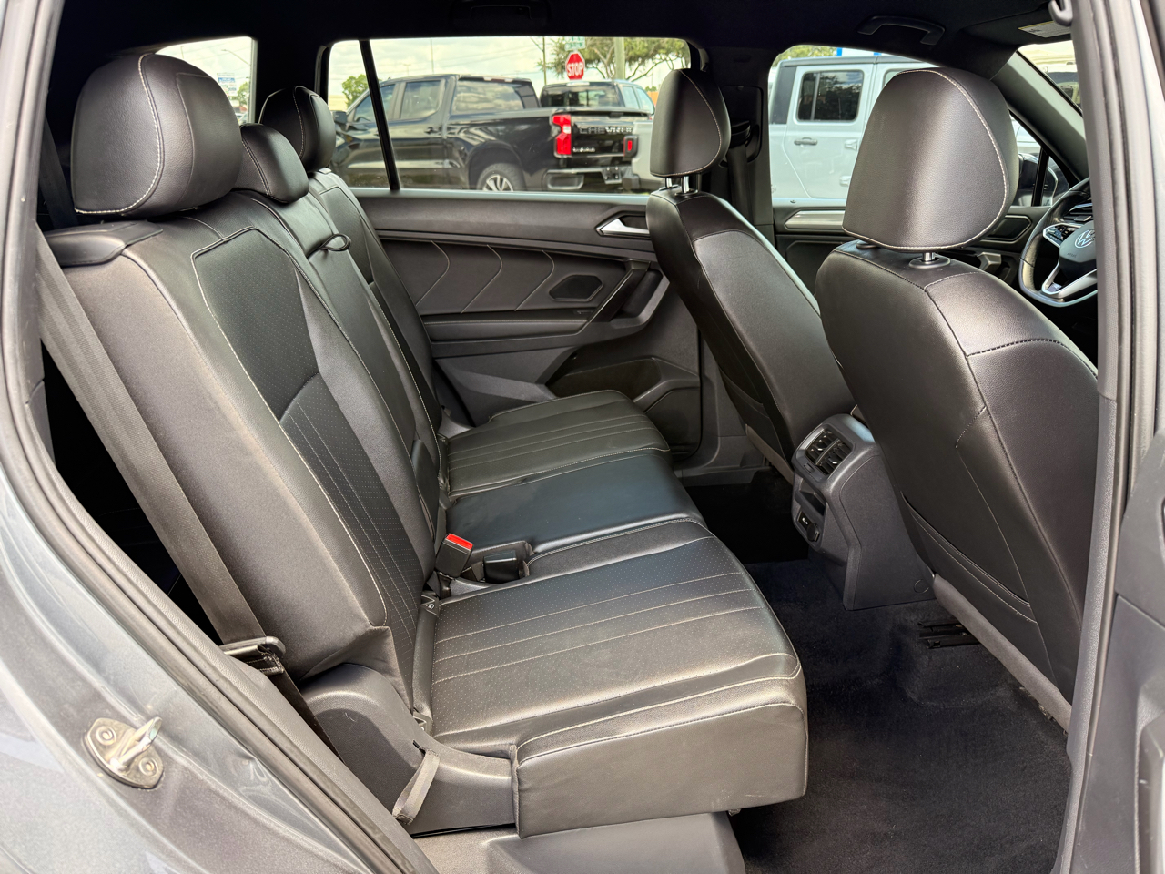 Volkswagen Tiguan 2.0T SE R-Line Black FWD 2022