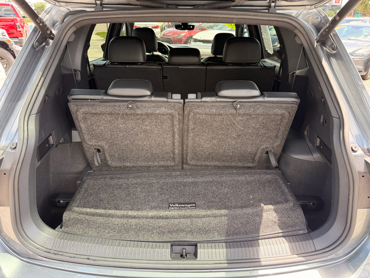 Volkswagen Tiguan 2.0T SE R-Line Black FWD 2022
